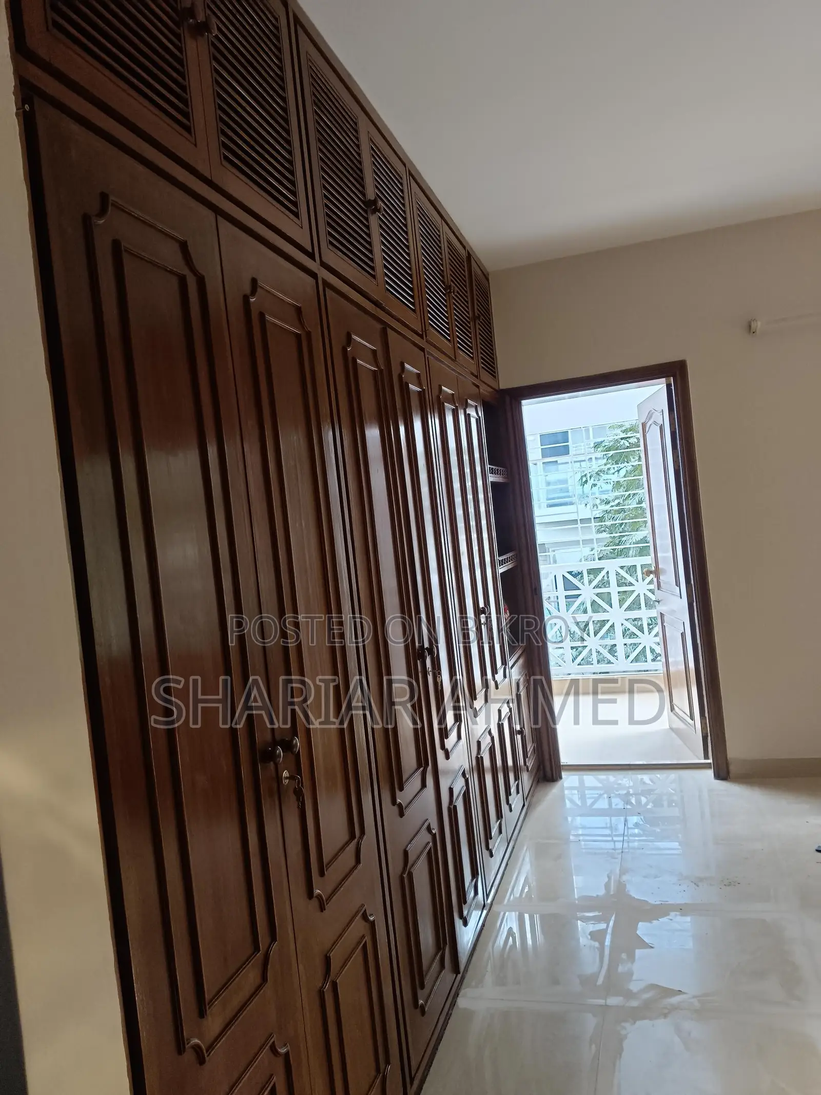গুলশান ২-এ ২৬৫০ বর্গফুটের উন্নত মানের আন-ফার্নিশড অ্যাপার্টমেন্ট ভাড়ার জন্য