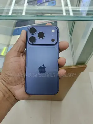 Apple iPhone 17 Pro 256 GB(Full Box) (Used)