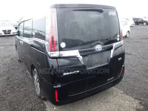 Toyota Esquire Gi package 2020
