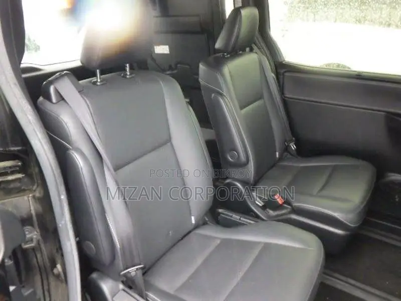 Toyota Esquire Gi package 2020