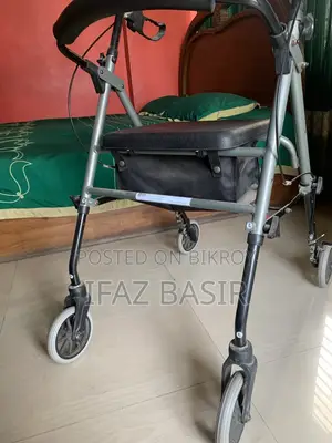 ওয়াকিং হুইলচেয়ার