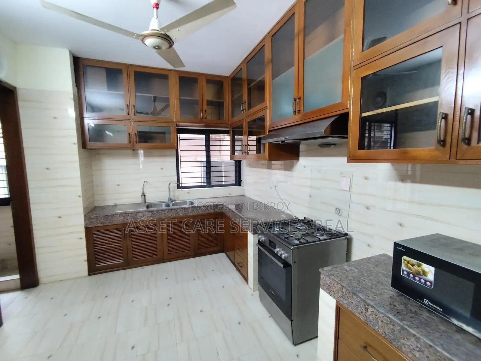 North Gulshan Shanta Luxurious Semi-Furnished Apartment Rent
