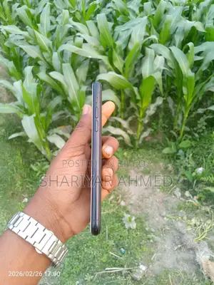 Apple iPhone XR 64gb (Used)