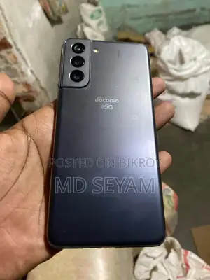 Samsung Galaxy S21 . (Used)