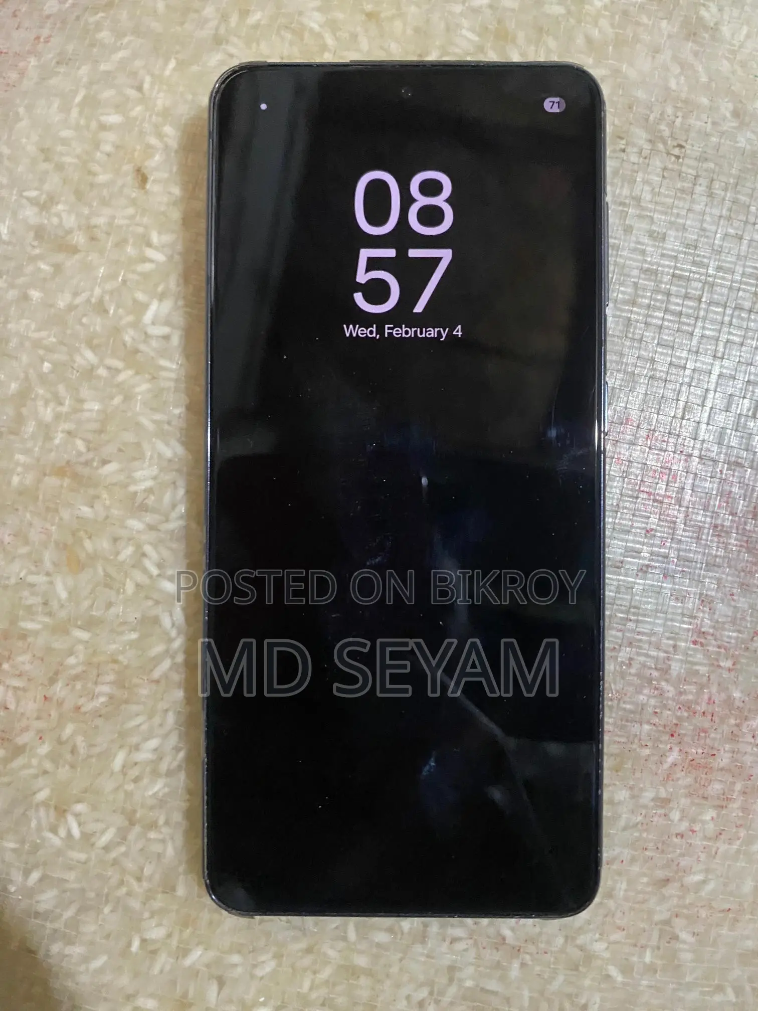 Samsung Galaxy S21 . (Used)