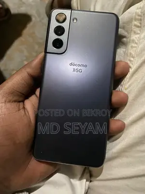 Samsung Galaxy S21 . (Used)