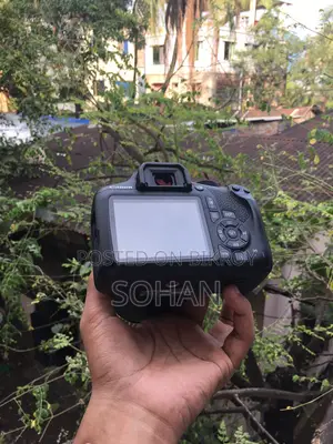 Canon 1300D with 18-55 ii lens