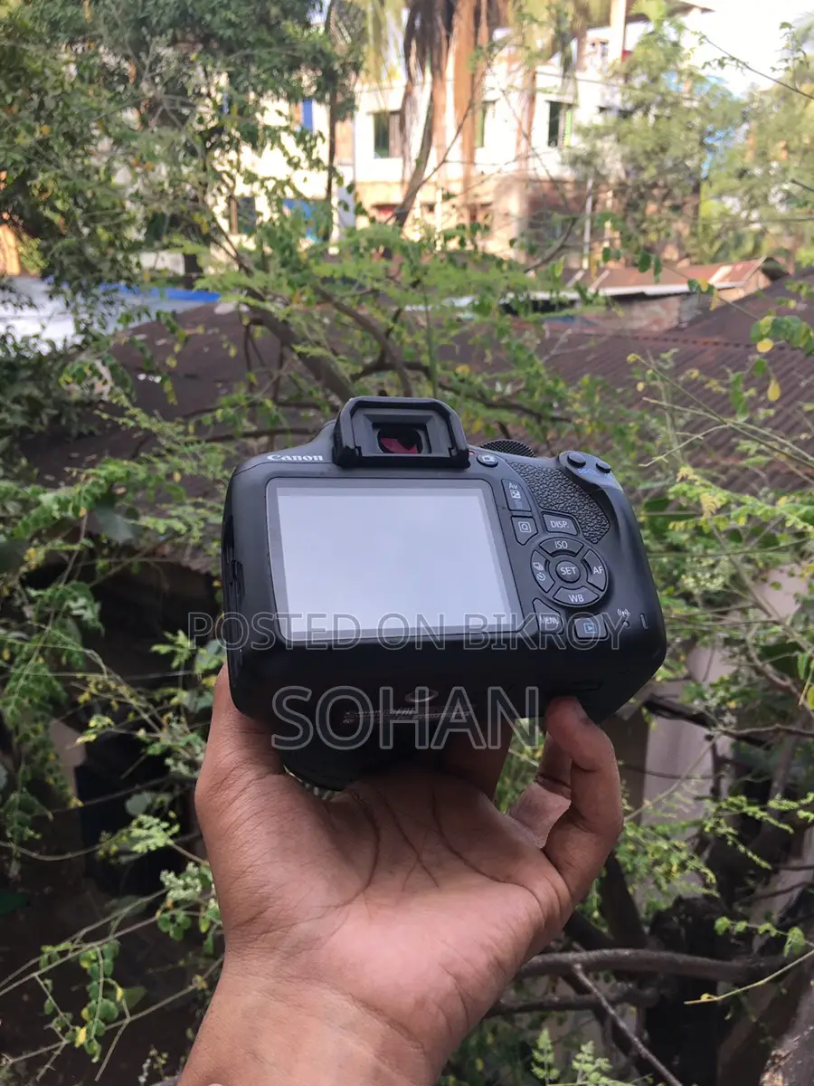 Canon 1300D with 18-55 ii lens
