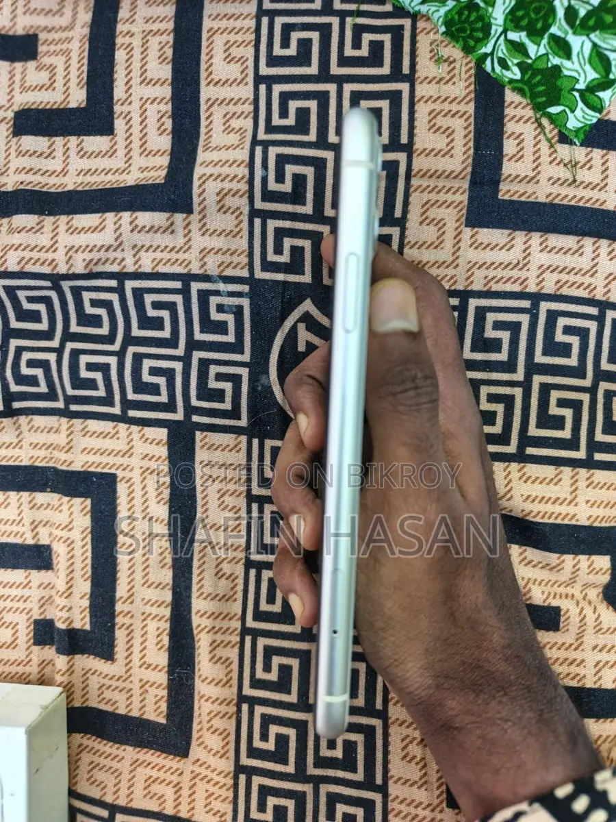 Apple iPhone 11 (Used)