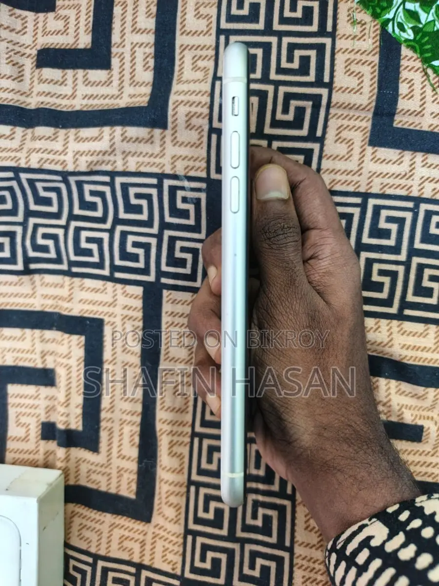 Apple iPhone 11 (Used)