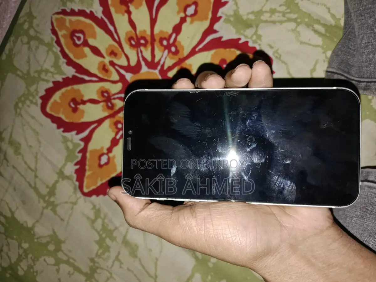 Apple iPhone 12 64GB (Used)