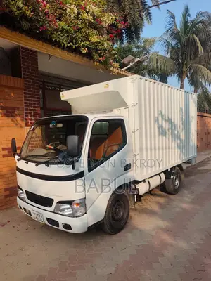 Toyota Covered Van 2005
