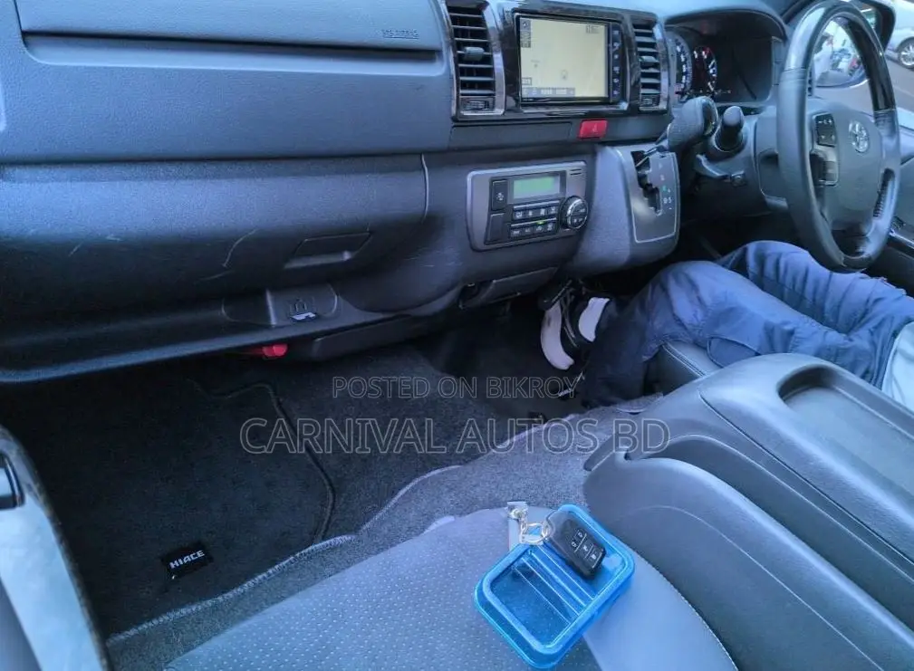 Toyota Hiace SUPER GL DARK PRIME 2020