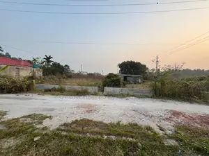লেক ভিউ, সেক্টর ১৭-এ ১০ কাঠার প্লট