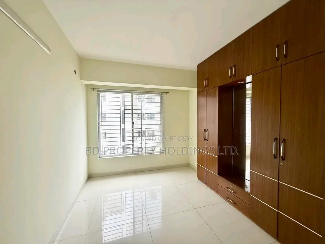 4bdrm Apartment in Uttara for rent