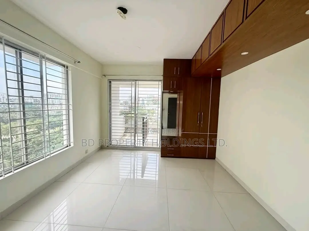 4bdrm Apartment in Uttara for rent