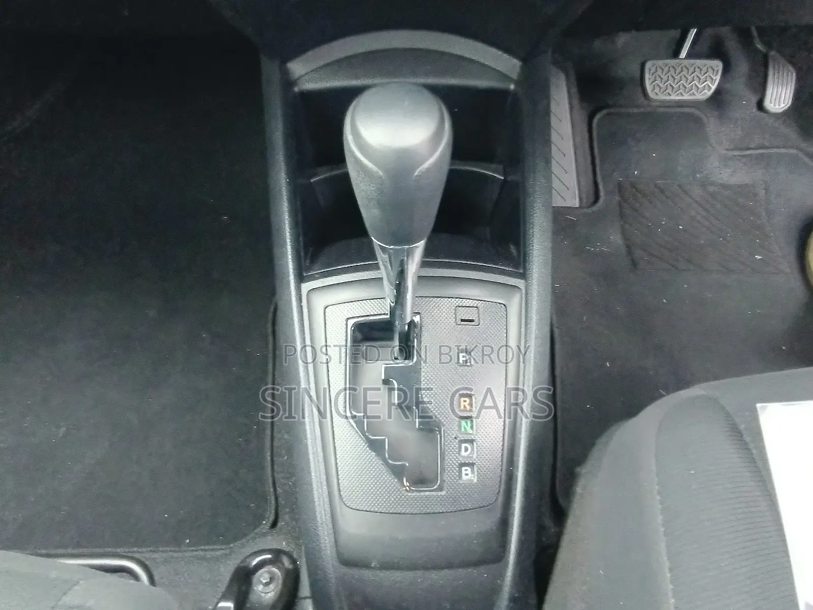 Toyota Axio ex hyb push 29000km 2020