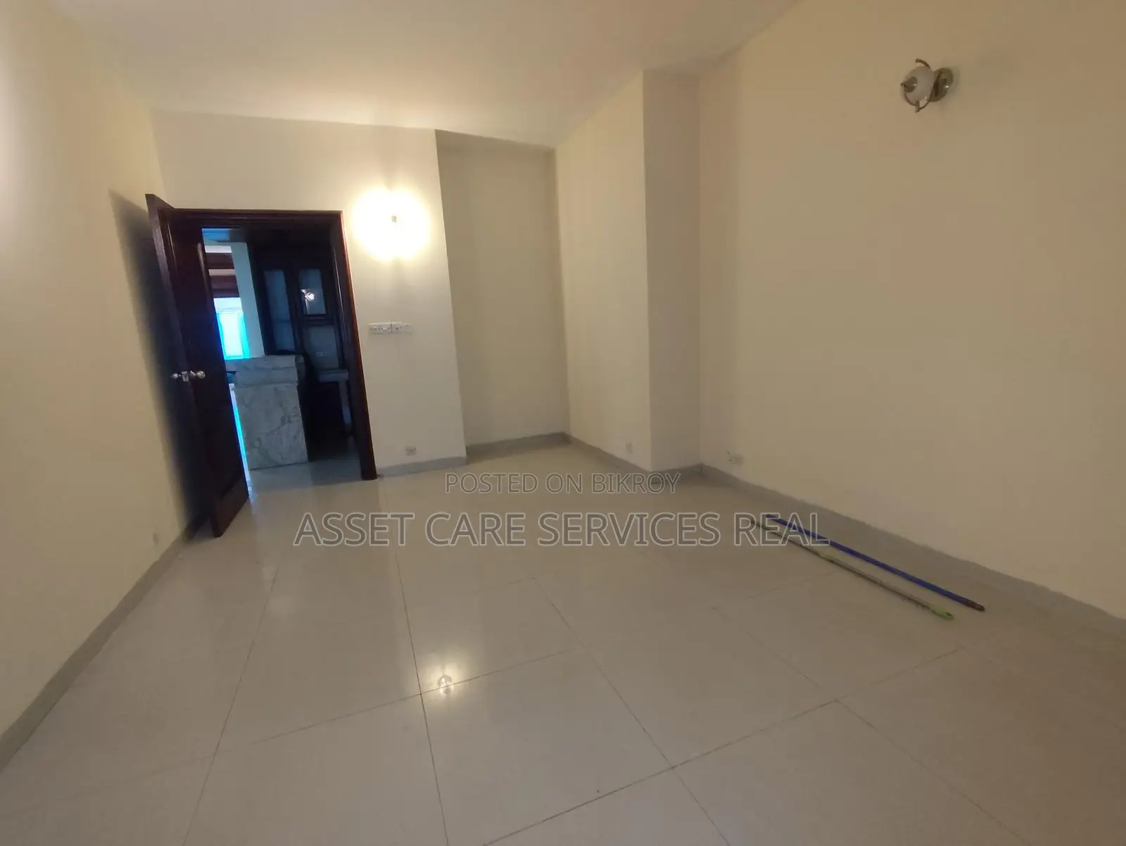 Baridhara Diplomatic Zone 3Bed Un-Furnished Exclusive Apartment Rent