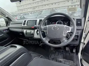 Toyota Hiace SUPER GL PUSH LED 2023
