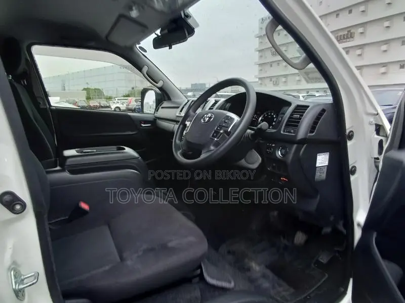 Toyota Hiace SUPER GL PUSH LED 2023