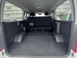 Toyota Hiace SUPER GL PUSH LED 2023