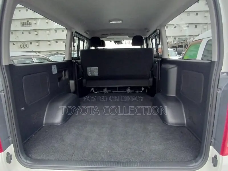 Toyota Hiace SUPER GL PUSH LED 2023