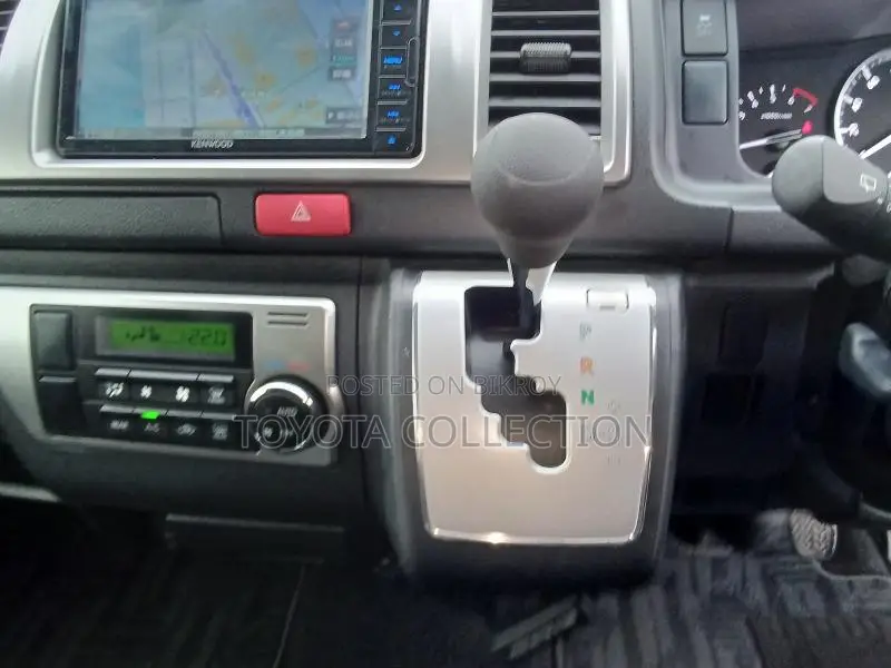 Toyota Hiace SUPER GL PUSH LED 2023