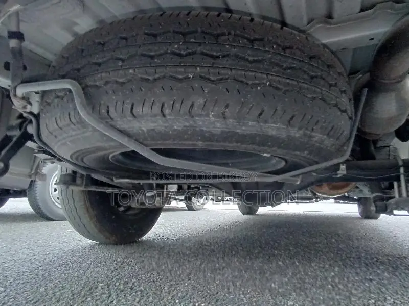 Toyota Hiace SUPER GL PUSH LED 2023