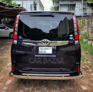 Toyota Noah Si OCTANE LPG 2015