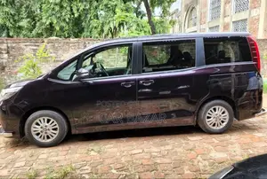 Toyota Noah Si OCTANE LPG 2015