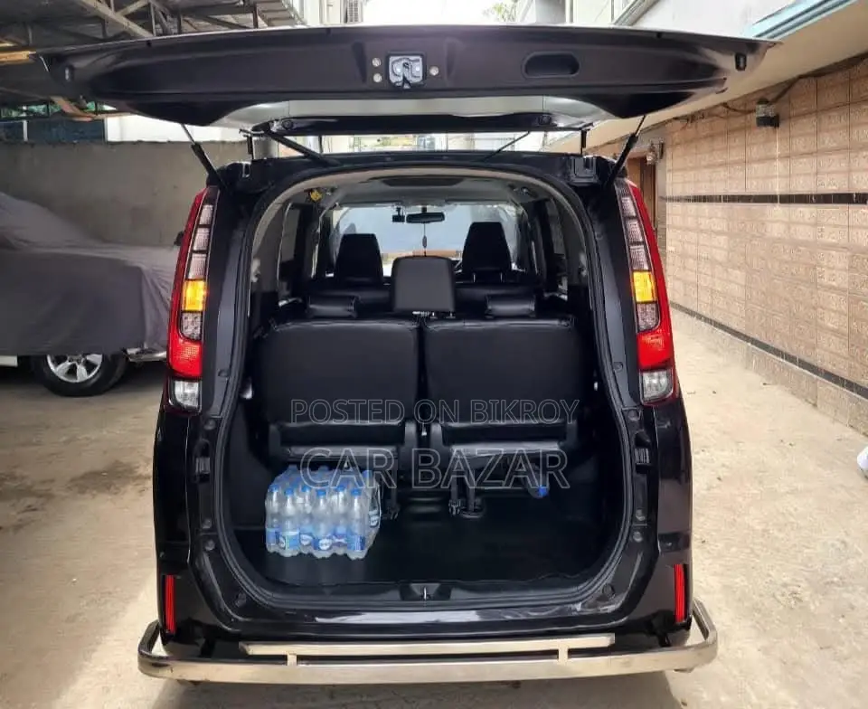 Toyota Noah Si OCTANE LPG 2015