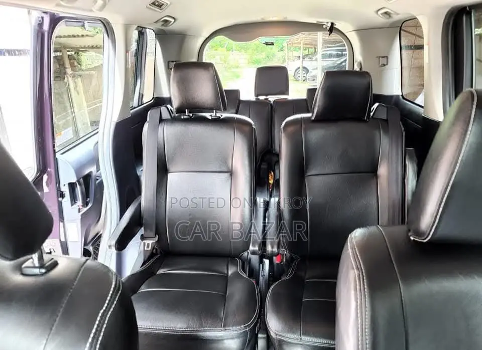 Toyota Noah Si OCTANE LPG 2015