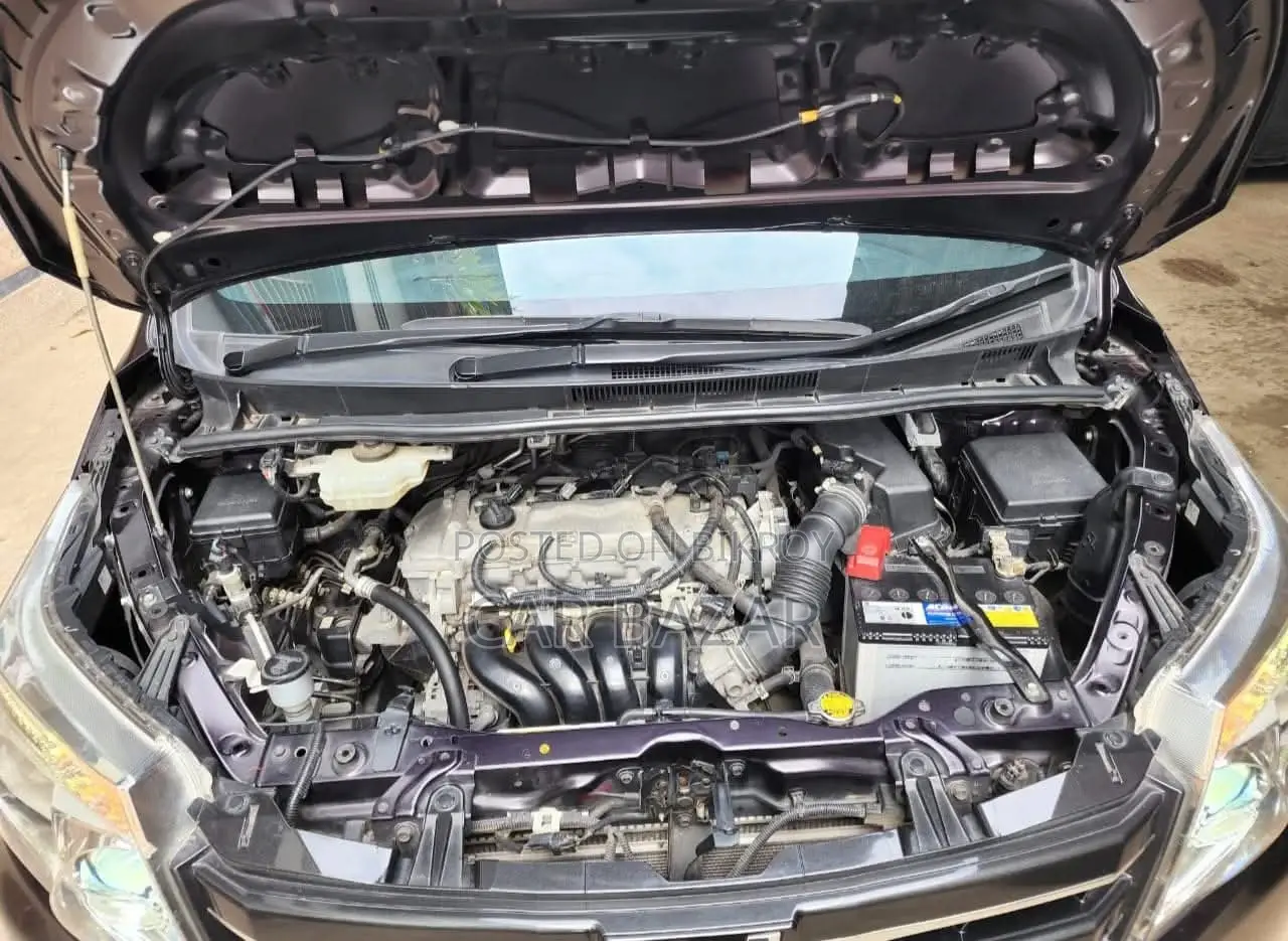 Toyota Noah Si OCTANE LPG 2015