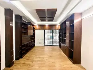 4bdrm Apartment in Basundhara for Rent