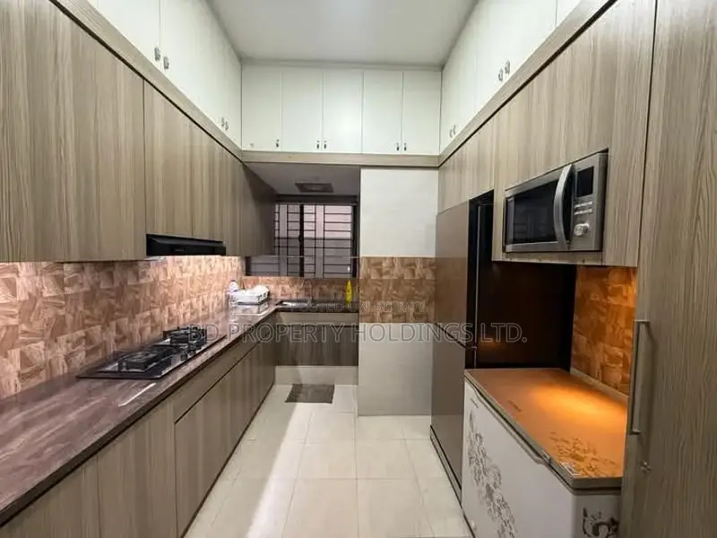 বসুন্ধরায় ভাড়া হবে ফার্নিশড ৩ বেডরুমের অ্যাপার্টমেন্ট
