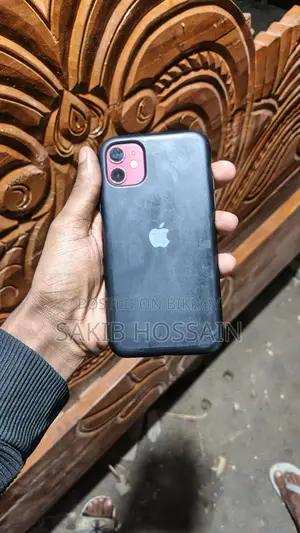 Apple iPhone 11 . (Used)