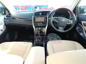Toyota Premio F-EX 2020