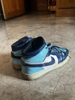 Jordans Sneakers