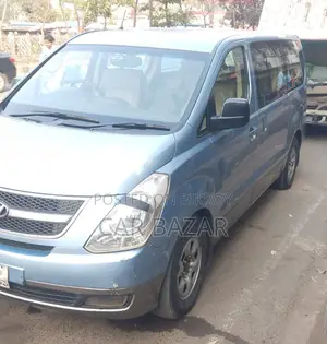 Hyundai H1 MPV LUXURY 12SEAT 2012