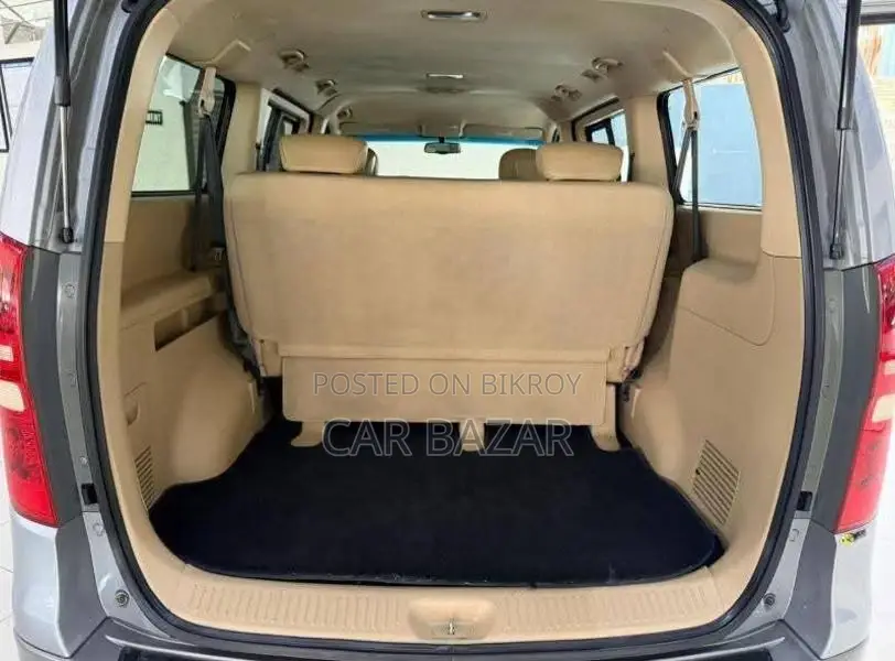 Hyundai H1 MPV LUXURY 12SEAT 2012