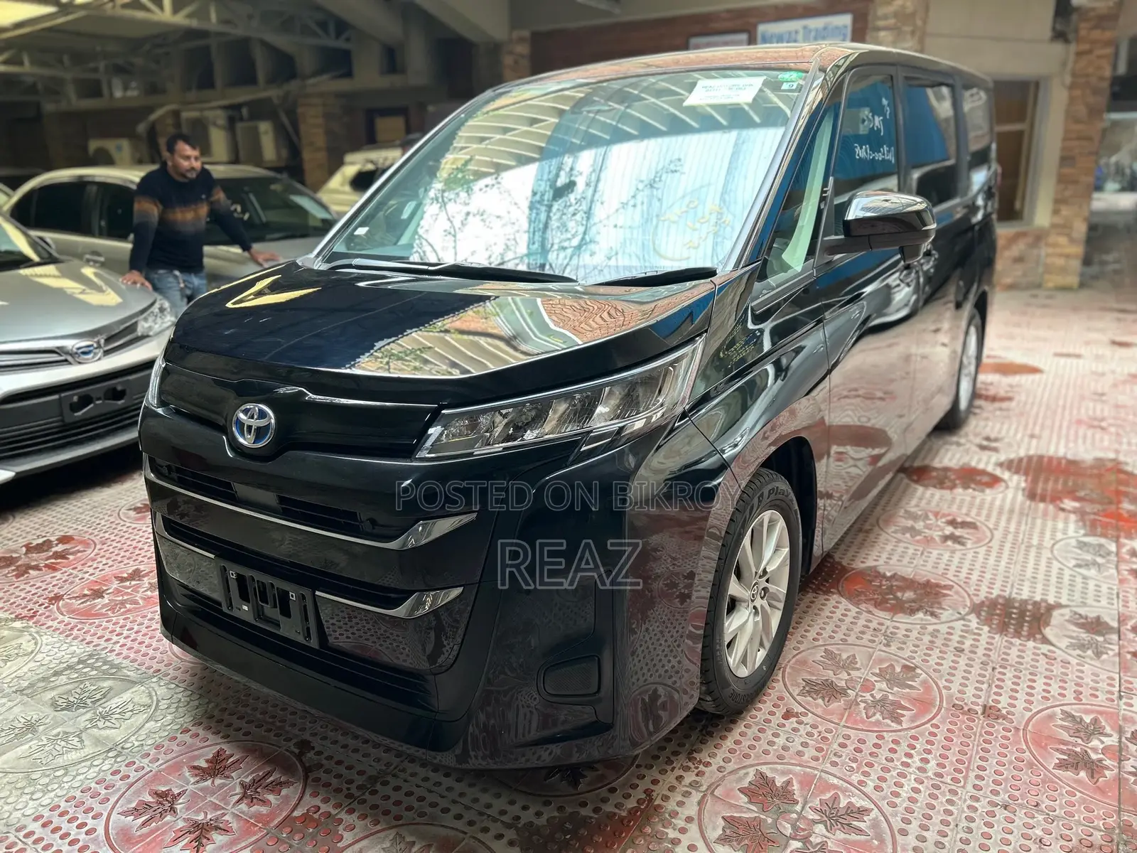 Toyota Noah SG PKG BLACK / 2022