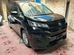 Toyota Noah SG PKG BLACK / 2022