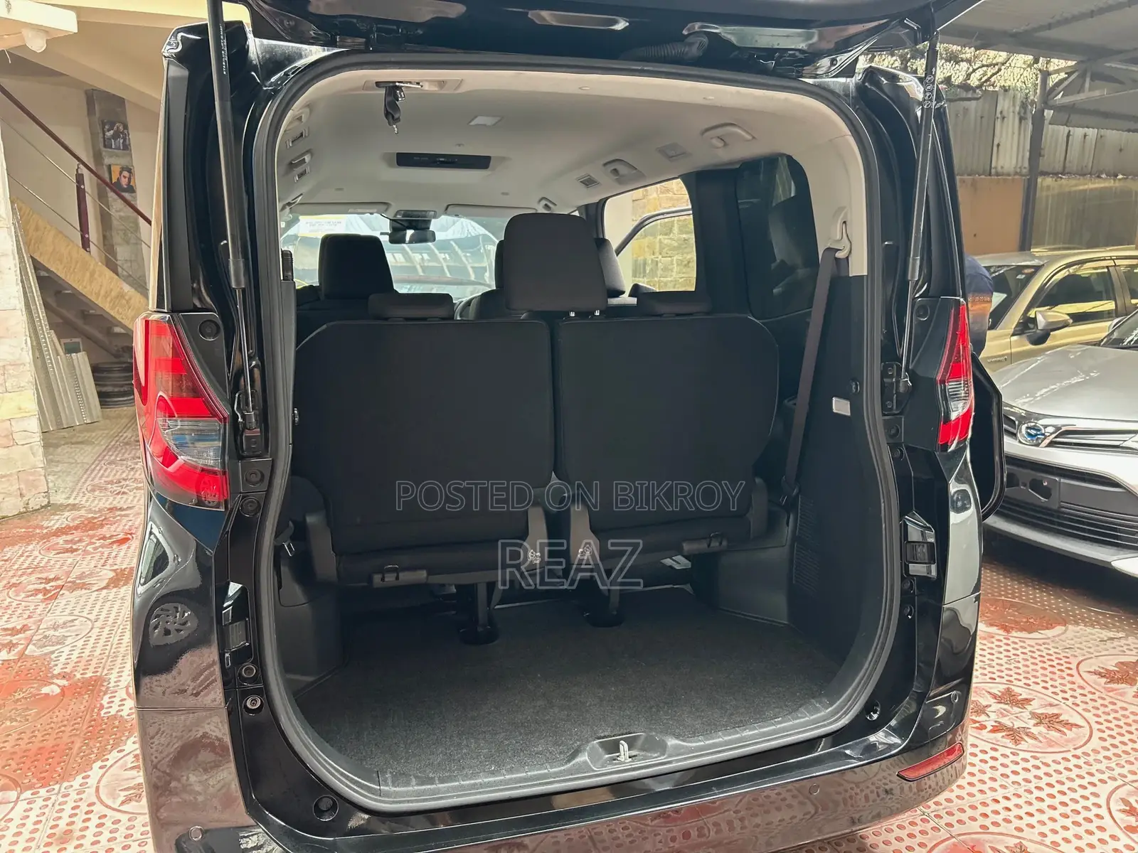 Toyota Noah SG PKG BLACK / 2022