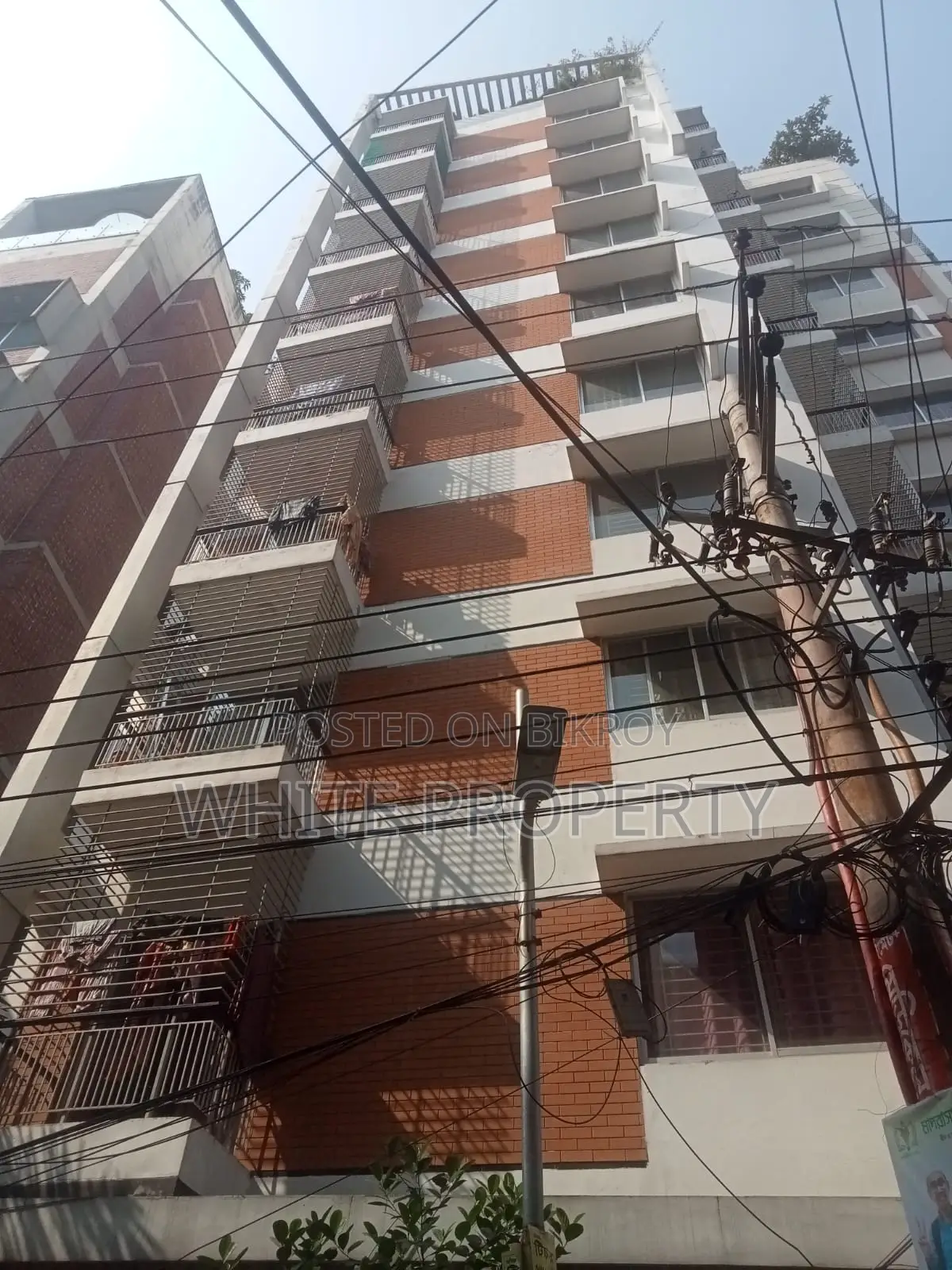 Farmgate, Indira Road: Almost New Apartment for Sale