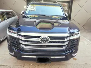 Land Cruiser V8 for rent