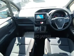 Toyota Noah X 2020