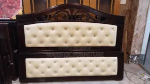 NEW BED 5/7 FEET LEATHER. M # 589