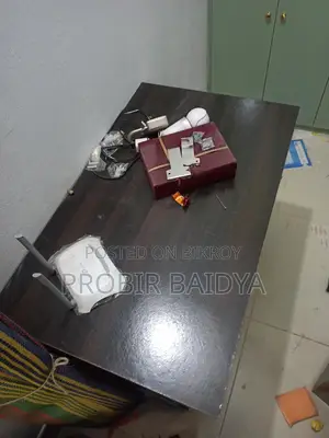 পড়ার টেবিল