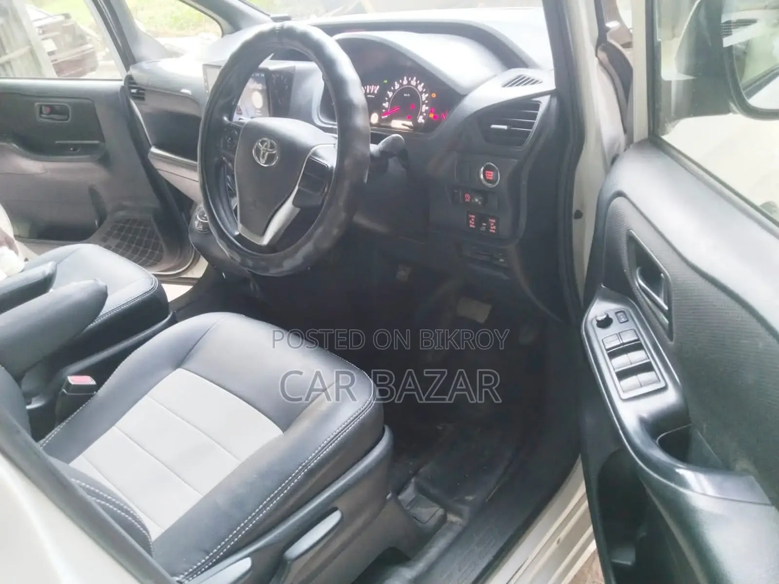 Toyota Noah Si Push Octane Run 2017