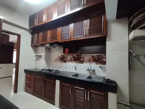 গুলশানে ভালো মানের ৩ বেডরুমের সেমি-ফার্নিশড ফ্ল্যাট ভাড়া